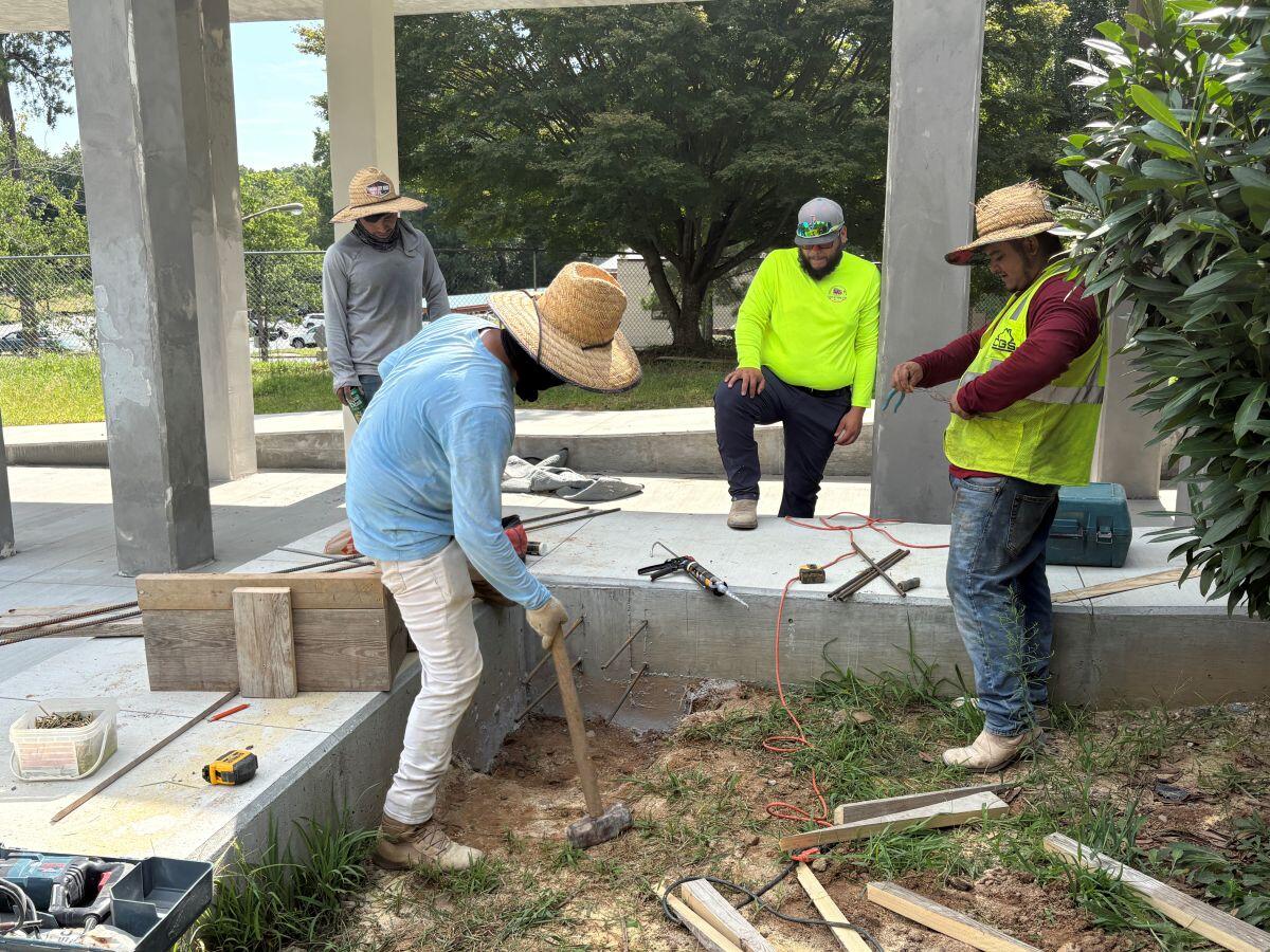 Shelnutt people digging September 2026