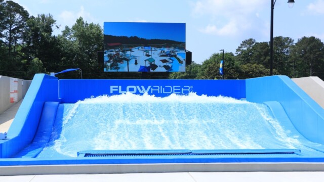 Flowrider surf machine
