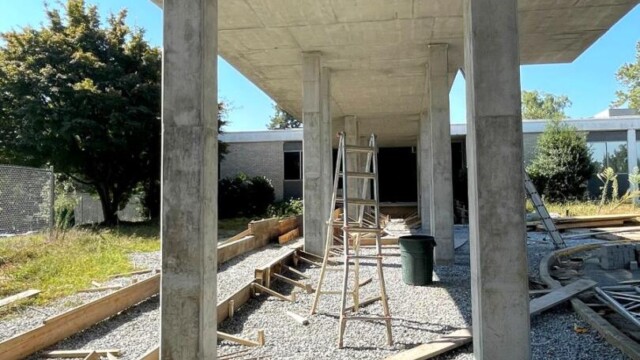 Shelnutt Senior Center pillars
