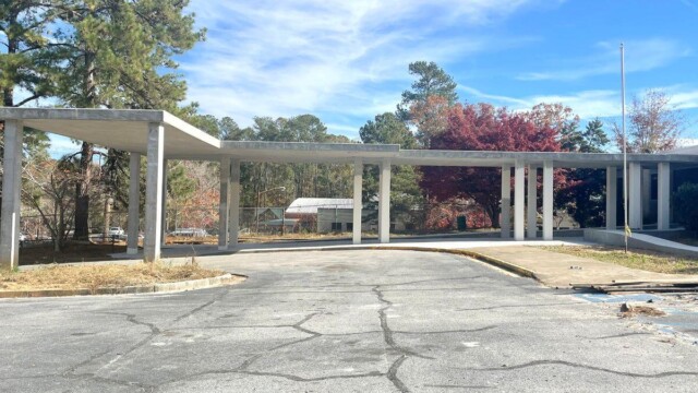 Shelnut Senior Center Walk path and cover
