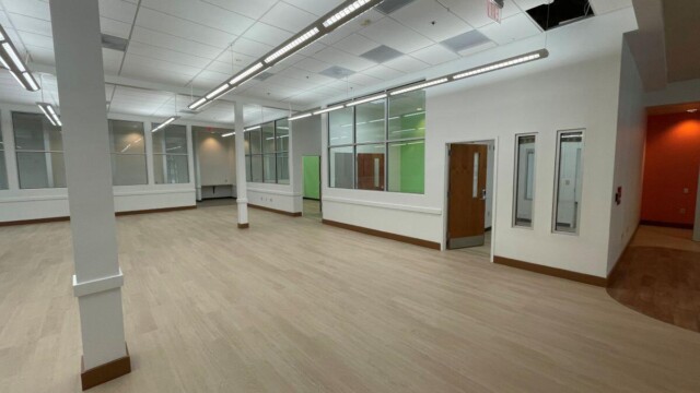 Small business incubator November three rooms plus hallway