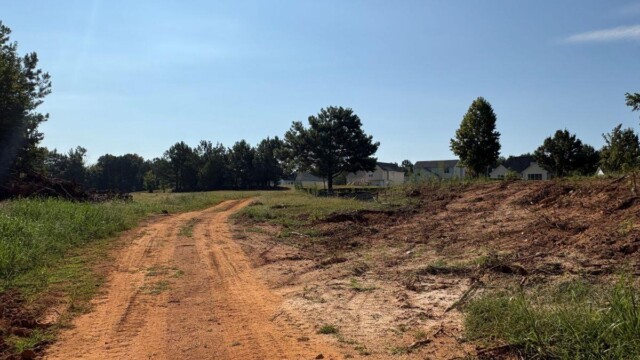 Rivers Edge open dirt path